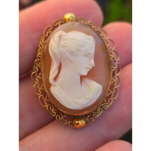 Vintage 12K Yellow GF Sardonyx Cameo Brooch